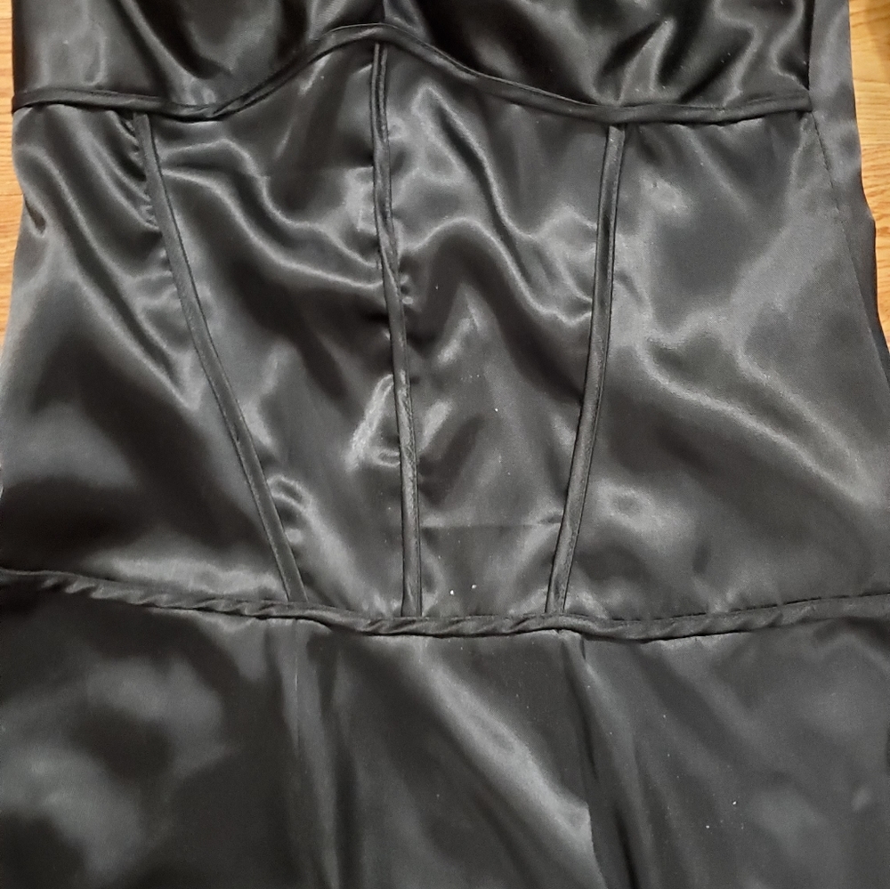 Dress - Picture 6 of 6